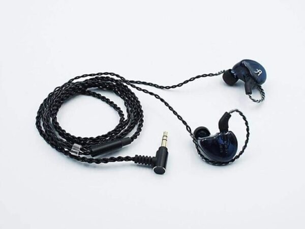 Wired earphone - Image 2