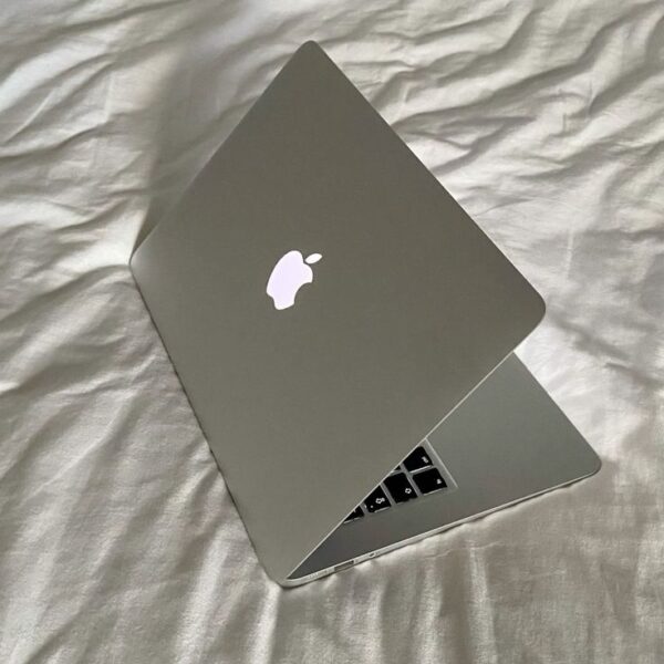 apple macbook air laptop